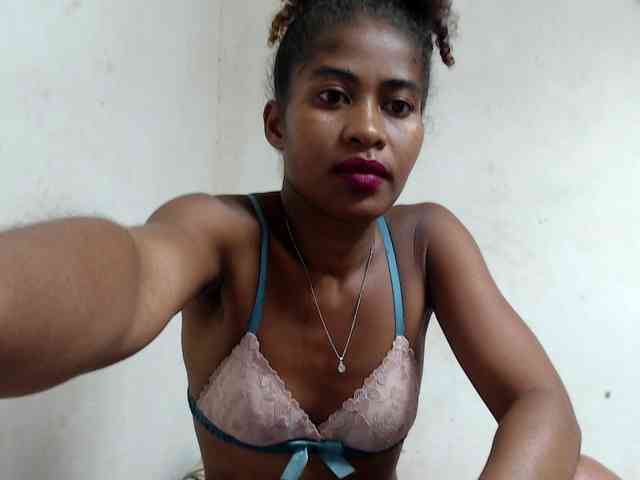 DonnelaQuin webcam