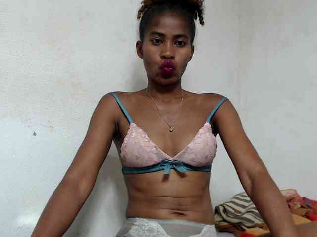 DonnelaQuin webcam