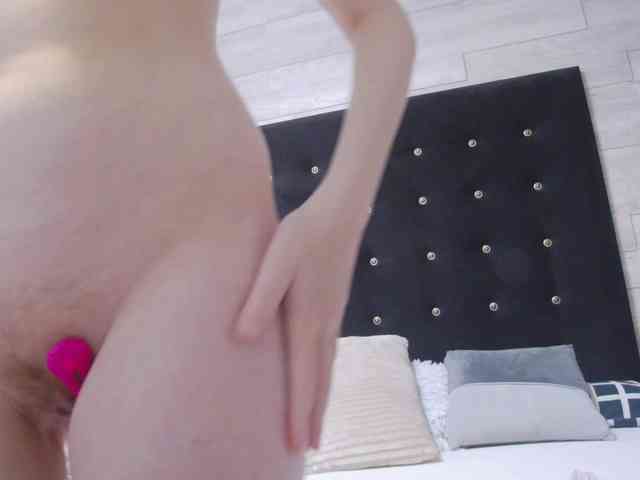 Ella-Lizzie webcam