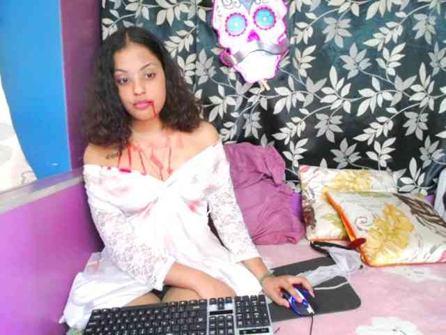 Indianmaxine07 webcam