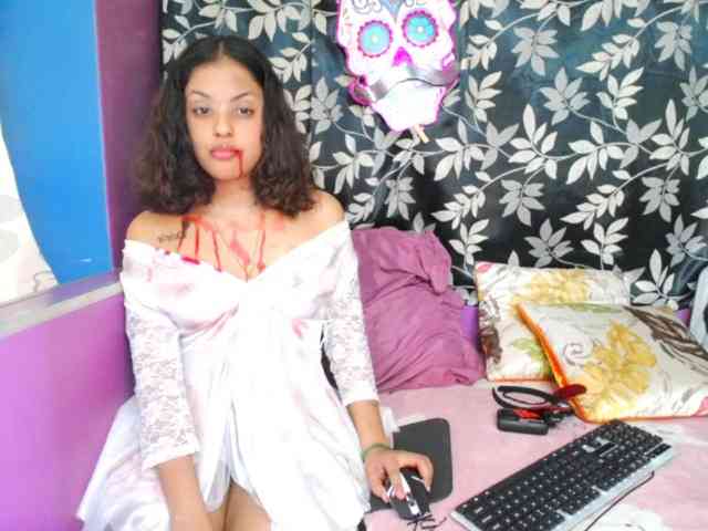 Indianmaxine07 webcam