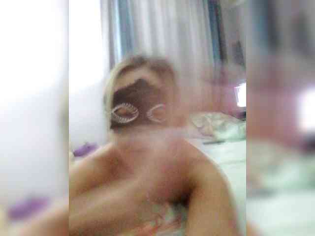 Malika40 webcam