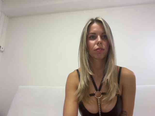 LunaRose16 webcam