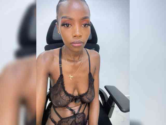 Exoticsoms webcam