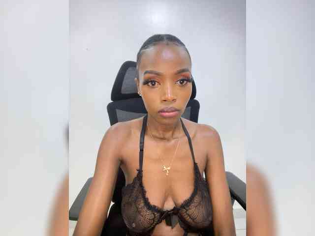 Exoticsoms webcam
