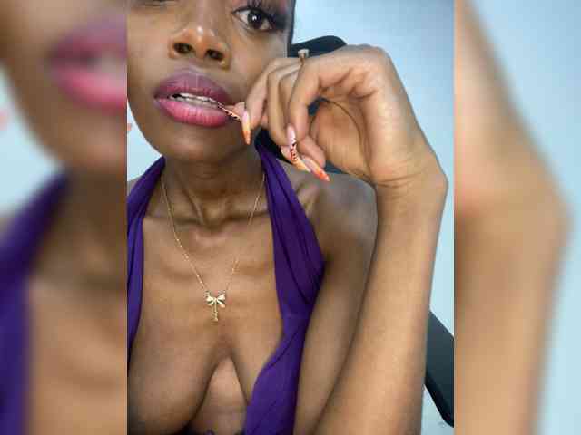Exoticsoms webcam