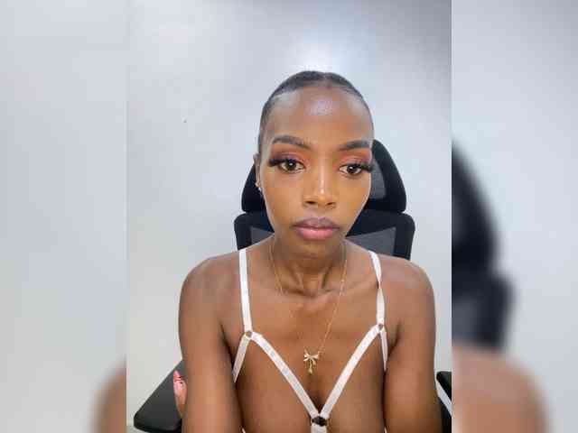 Exoticsoms webcam