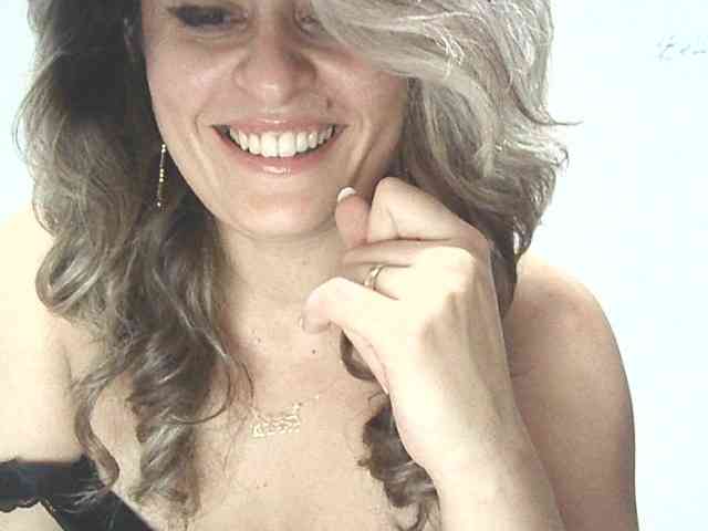 lionessmom webcam