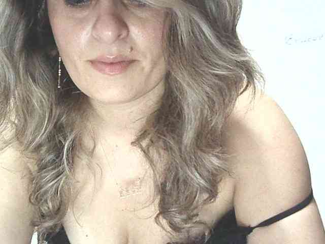 lionessmom webcam