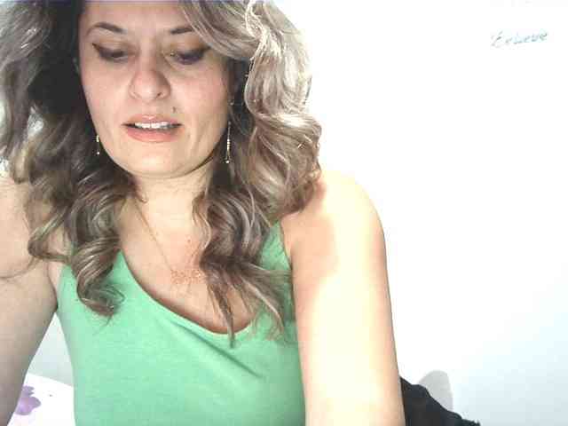 lionessmom webcam