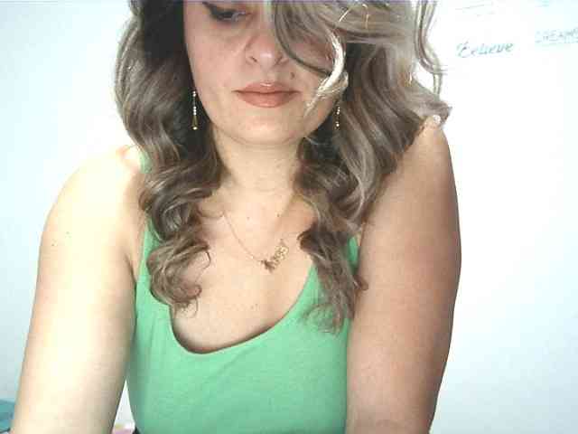 lionessmom webcam