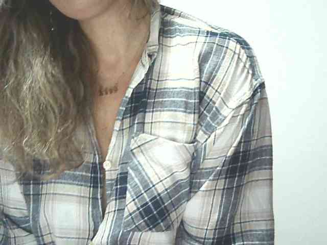 lionessmom webcam