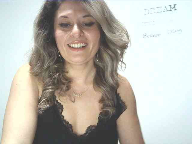 lionessmom webcam