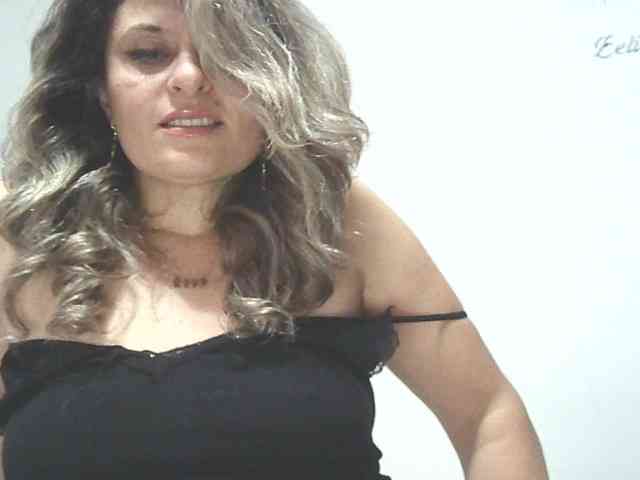 lionessmom webcam
