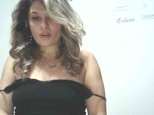 lionessmom webcam
