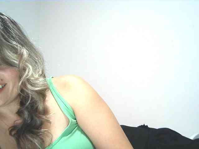 lionessmom webcam