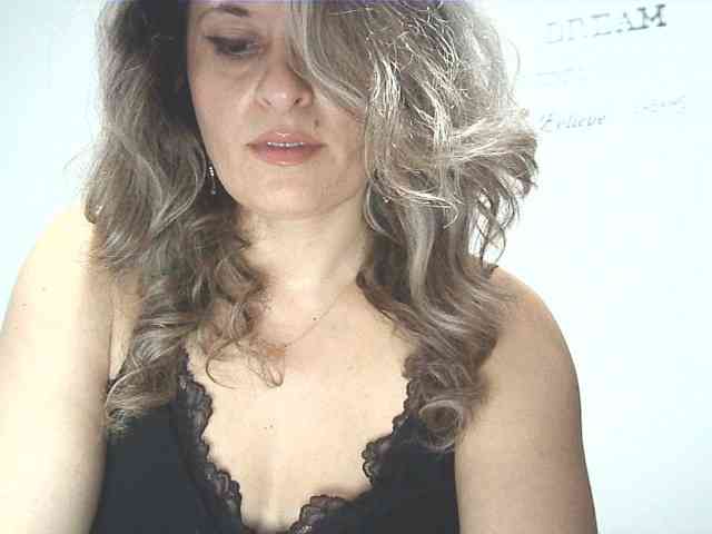 lionessmom webcam