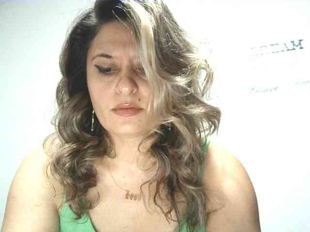 lionessmom webcam
