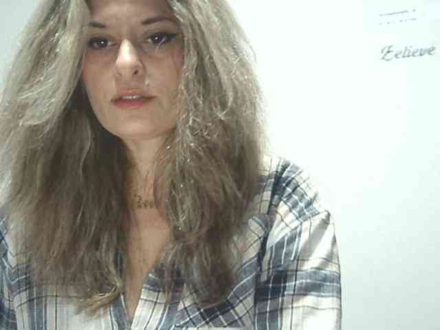 lionessmom webcam