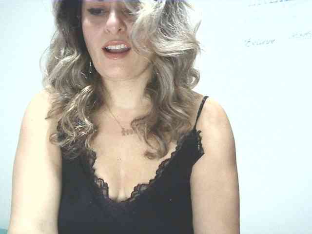 lionessmom webcam