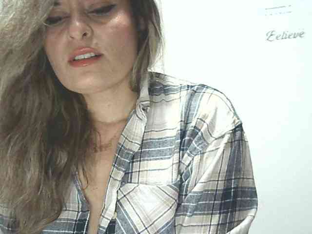 lionessmom webcam