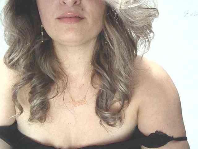lionessmom webcam