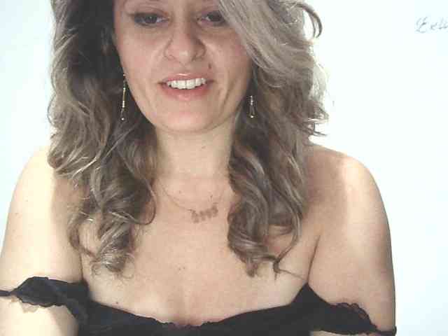 lionessmom webcam