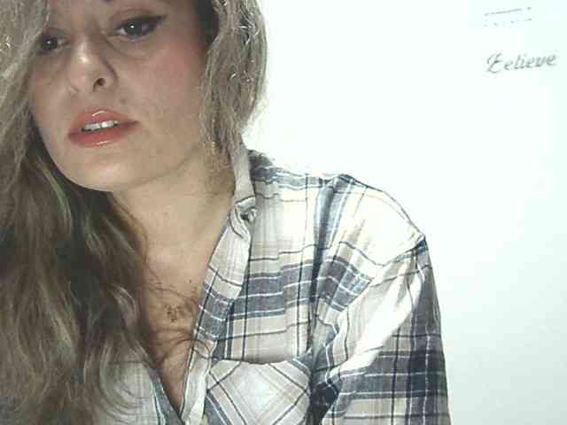 lionessmom webcam