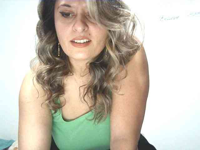 lionessmom webcam
