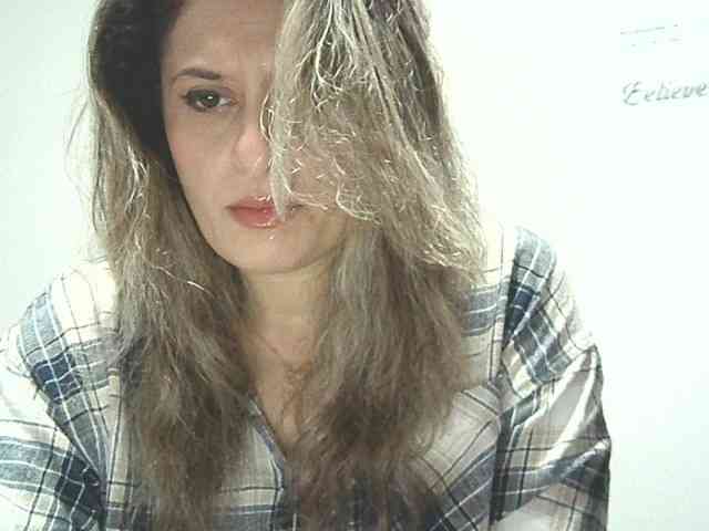 lionessmom webcam