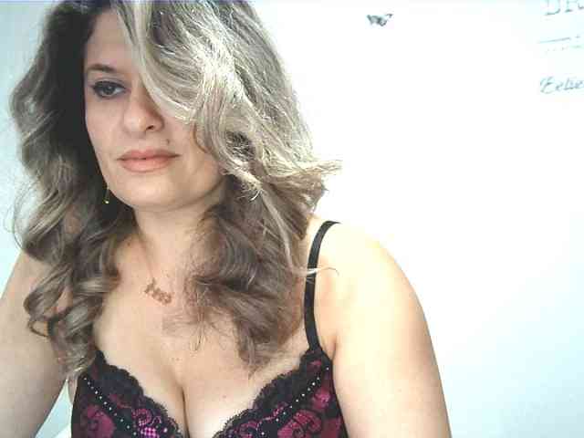 lionessmom webcam