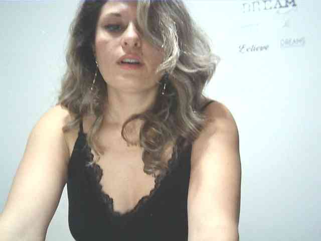 lionessmom webcam