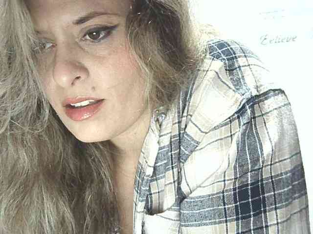 lionessmom webcam