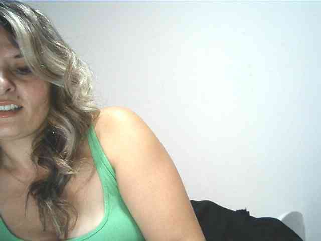 lionessmom webcam