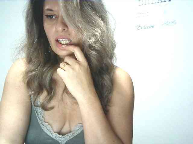 lionessmom webcam