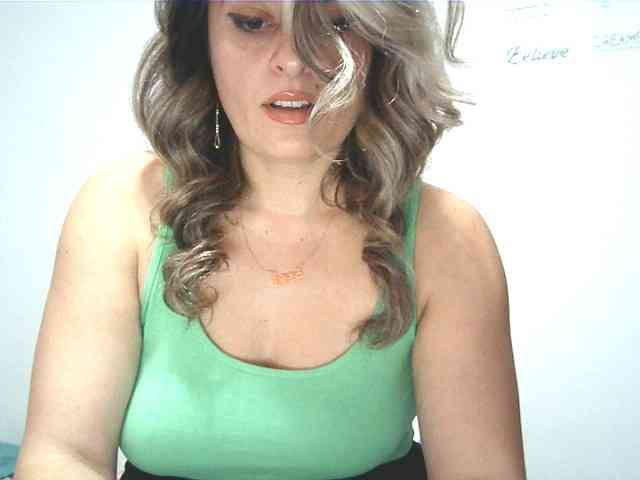 lionessmom webcam
