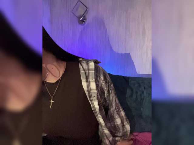 Vai a chattare su BustyLina BustyLina