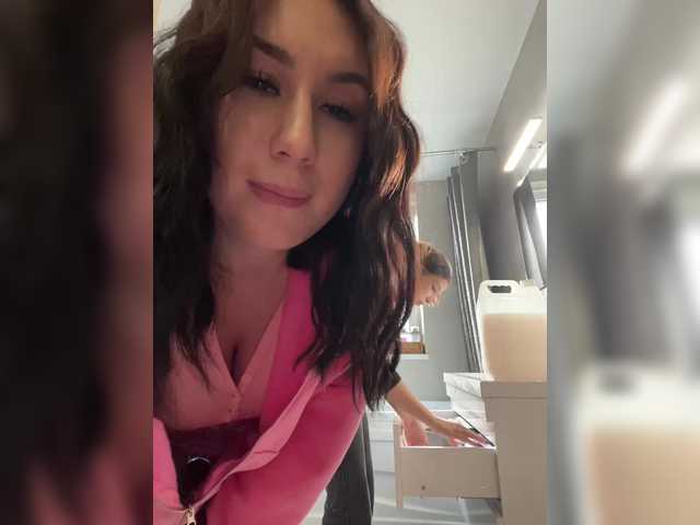 Entra en el chat con el modelo BustyLina BustyLina