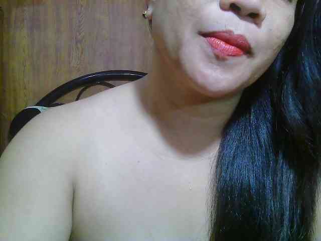 Sweetlips69 webcam