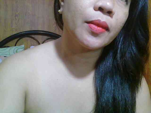 Sweetlips69 webcam