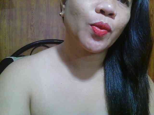 Sweetlips69 webcam