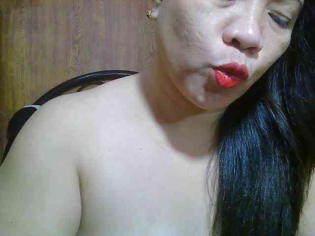 Sweetlips69 webcam