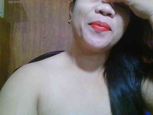 Sweetlips69 webcam