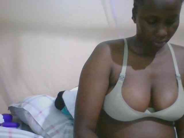 Busty-Barbie webcam