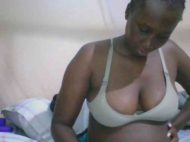 Busty-Barbie webcam