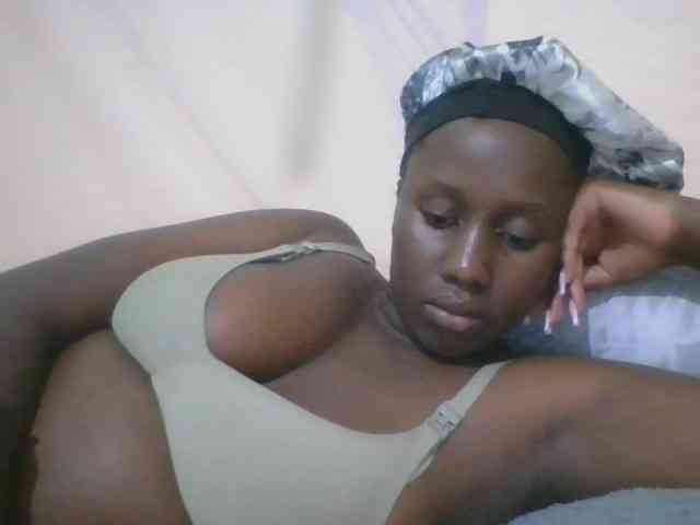 Busty-Barbie webcam