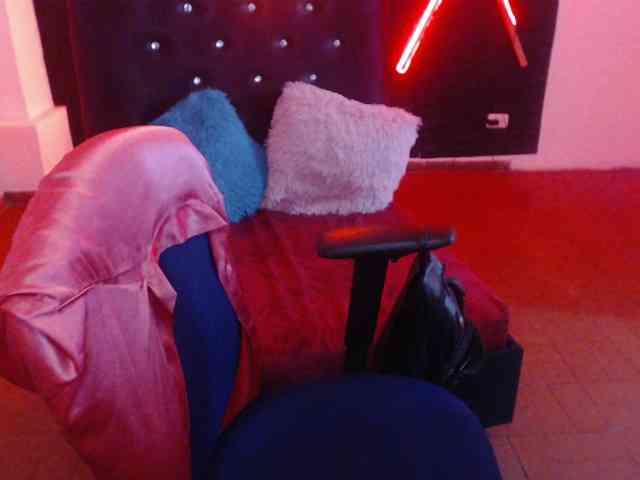 Dirty-herela-26 webcam