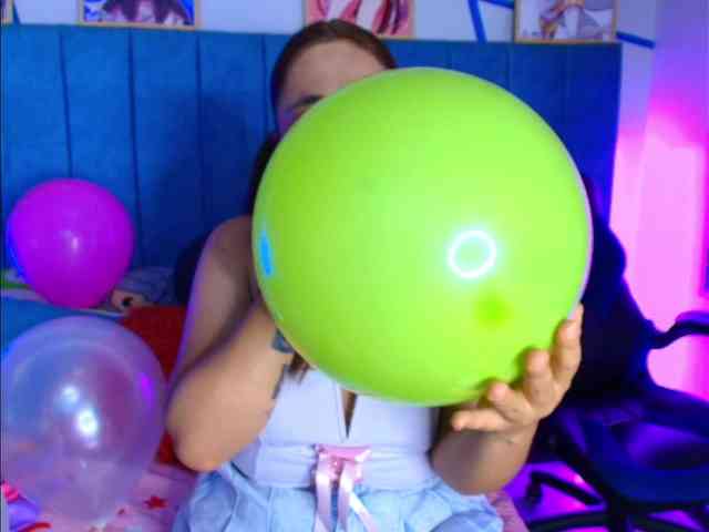 PhamelaHolter webcam