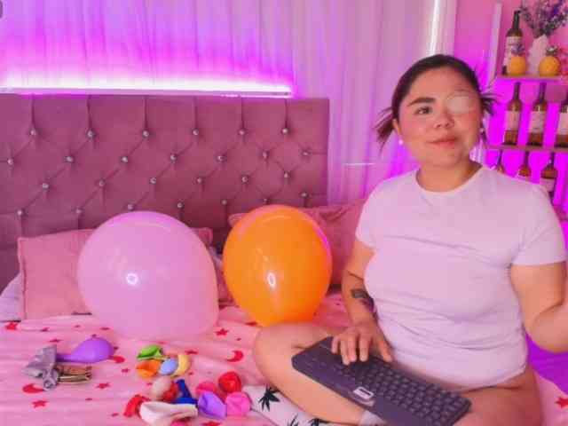 PhamelaHolter webcam