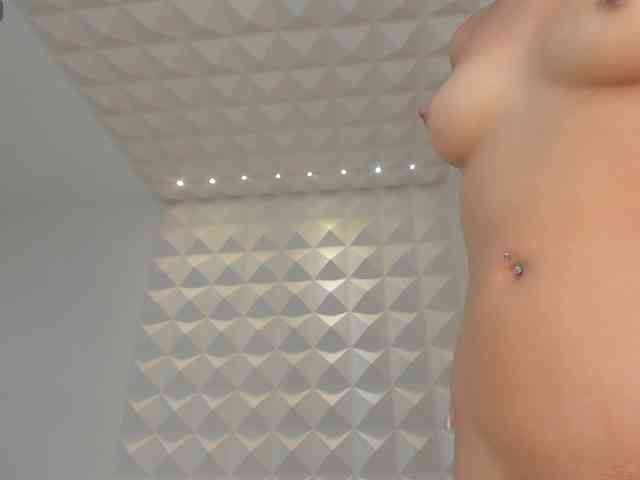 ScarlettBlaze webcam